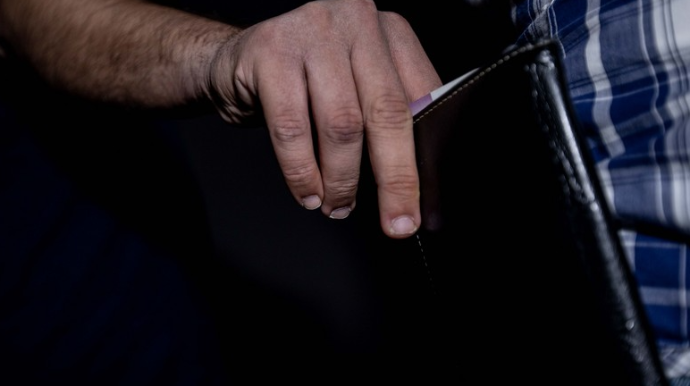 Bakı metrosunda cibgirlik edən şəxs saxlanılıb