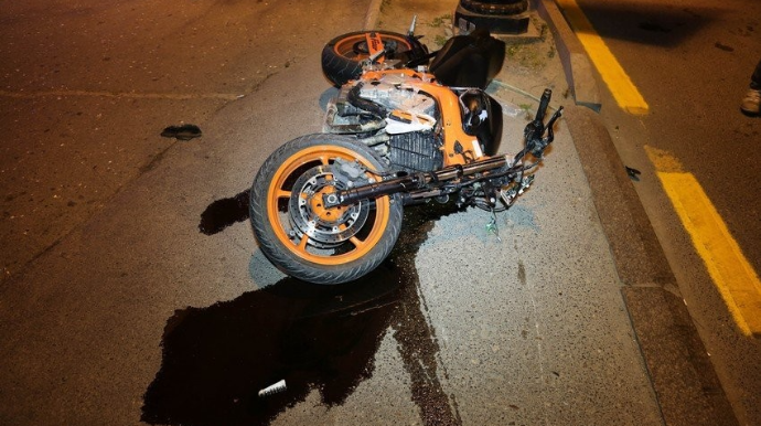 В Баку мотоциклист сбил пешехода