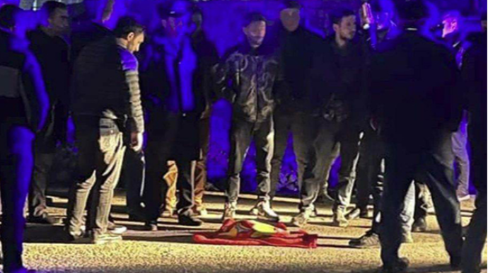 Körpəsini binadan atan qadın onu tualetdə dünyaya gətiribmiş...   - FOTO