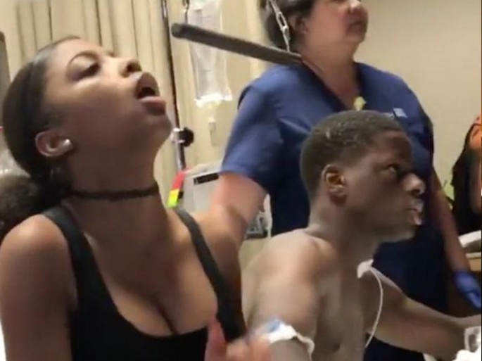 Qəza keçirən kişiyə baş çəkməyə həm nişanlısı, həm məşuqəsi gəldi - FOTO