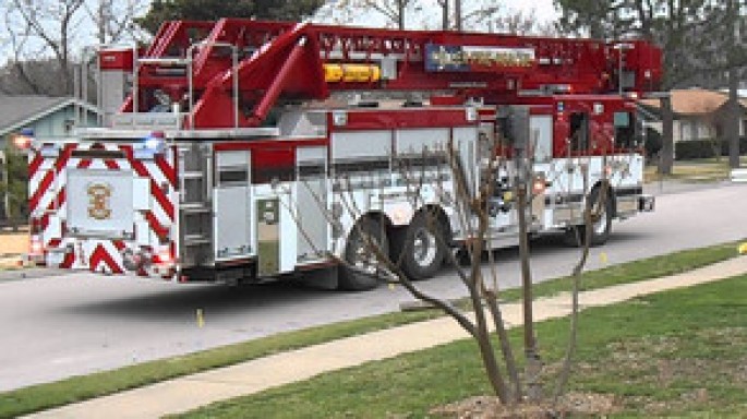 Ticarət mərkəzində yanğın: 17 yaralı   