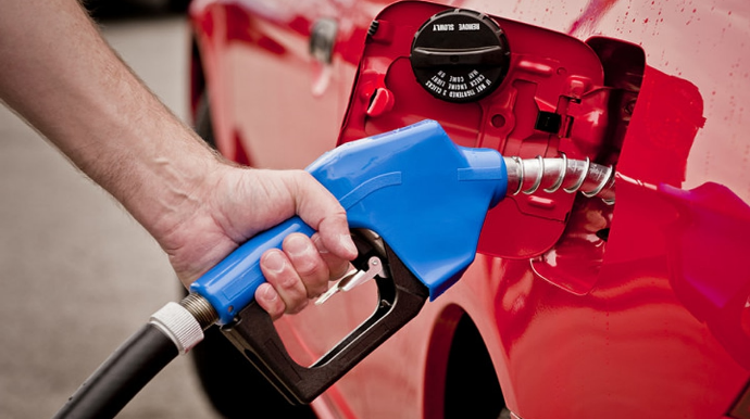 Yanacaq çəninin qapağı niyə hər maşında fərqli tərəfdə olur? – SƏBƏBLƏR - FOTO 