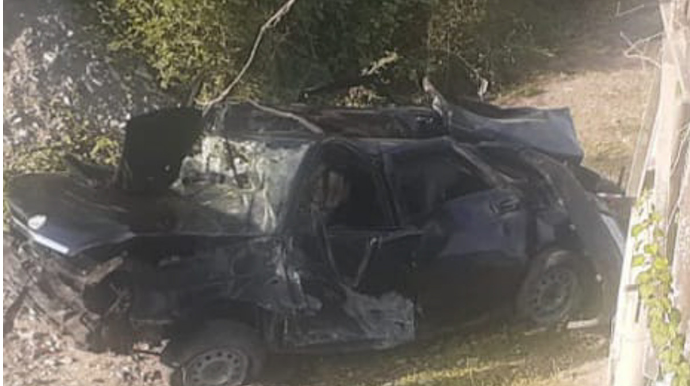 Şəkidə minik avtomobili aşıb, xəsarət alanlar var  - YENİLƏNİB - FOTO