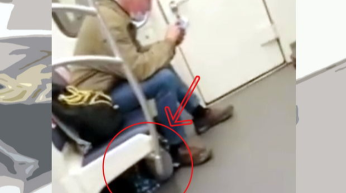 Kişi rahat oturmaq üçün uşağını metro vaqonunda oturacağın altına saldı  - VİDEO