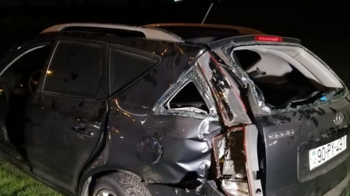 Bakıda sürücü idarəetməni itirərək işıq dirəyinə çırpıldı  - FOTO