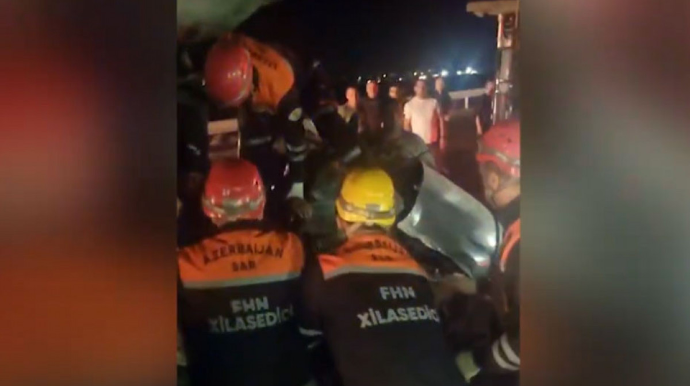 Ələtdə iki yük maşını toqquşub, xəsarət alan var - VİDEO 