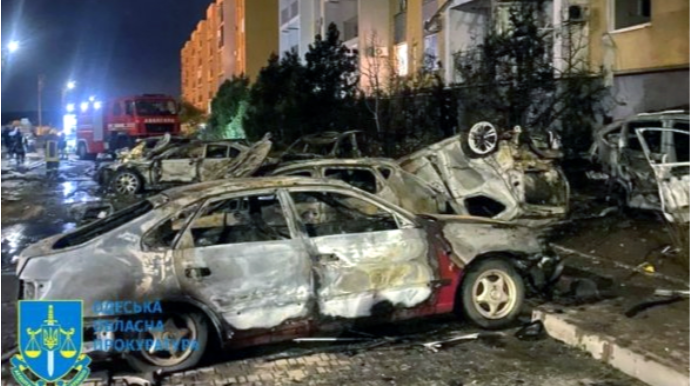 Xarkovun əsas yollarından birinə hücum edildi - Avtomobillər yandı, ölən və yaralananlar var 