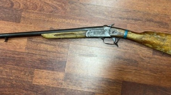 Bakıda həbsdə olan şəxsin evindən silah tapılıb  - FOTO