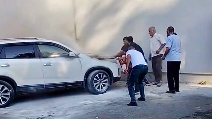 Göyçayda “KIA” qəfil alovlandı – Vətəndaşlar yanğını söndürdü   - VİDEO