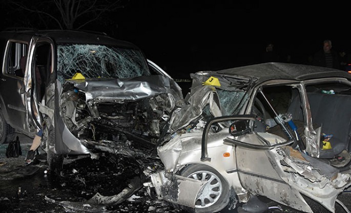 “Toyota” “Fiat”la toqquşdu: 4 ölü, 4 yaralı - FOTO