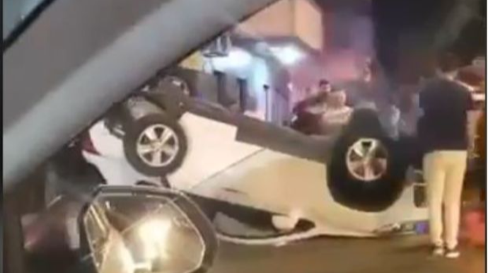 Bakıda minik avtomobili aşdı  - VİDEO