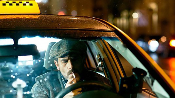 Xanım sərnişindən taksi sürücülərinə ETİRAZ:  "Elə bilirlər gündə bir maşına..."  - VİDEO