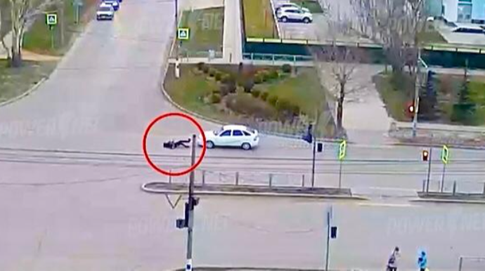 Qayda pozan sürücü piyadanı belə vurdu - ANBAAN VİDEO 