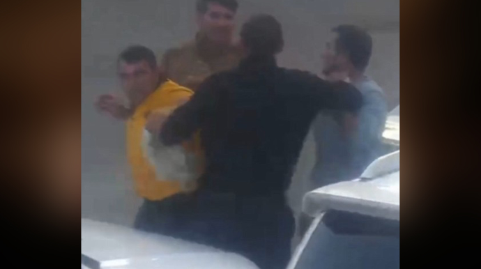 Tanınmış vəkilin saxlanılmasına səbəb olan hadisənin VİDEOsu 