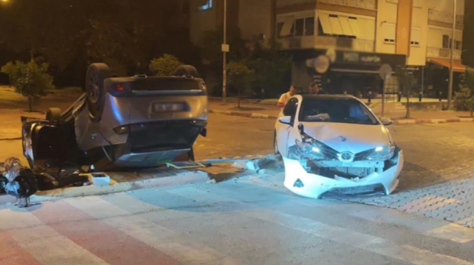 Antalyada avtomobillər toqquşdu, 2 nəfər yüngül xəsarət aldı