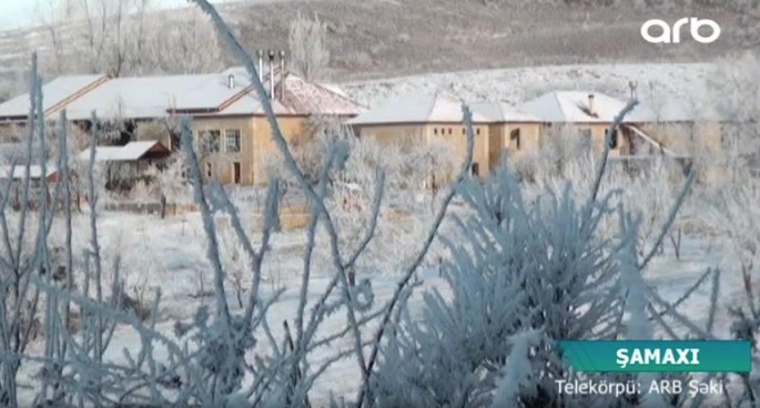 Yollar buz bağladı: nəqliyyatın hərəkəti çətinləşib - VİDEO