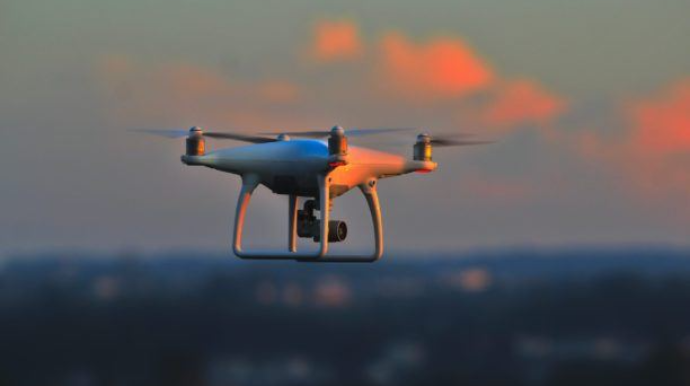 Böyük Britaniyada ilk dronlu poçt texnologiyası sınaqdan keçirilib 