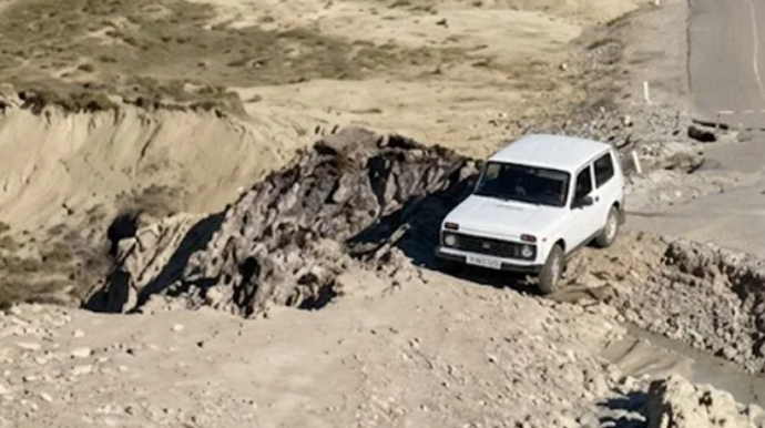 Dəmirçi-Lahıc yolu YARARSIZ VƏZİYYƏTDƏ:  Sakinlər çətinliklə üzləşiblər - FOTO - VİDEO