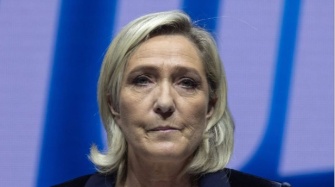 Marin Le Pen Mayotda qəzaya düşdü 