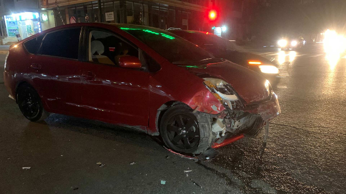 Bakıda 2 "Toyota Prius" toqquşub, 1 ölü, 4 yaralı var 