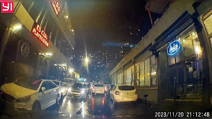 Bu ərazidə sürücülər yolun hər iki tərəfini davamlı zəbt edir - VİDEO