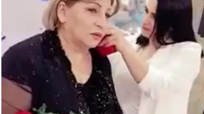 Müəllimlərə qızıl hədiyyə edilən məktəblərin direktorları cəzalandırıldı