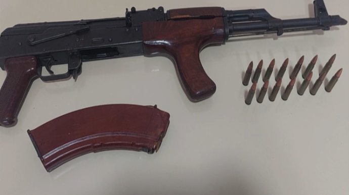 Şəmkir sakini "Kalaşnikov"u 2000-ə satarkən saxlanıldı - FOTO 