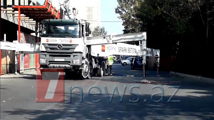 "Nakhchivani Residence" hərəkətli yolu bağladı – ŞOK VİDEO