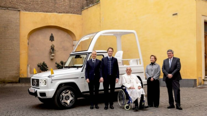 "Mercedes-Benz"dən Roma papasına hədiyyə - FOTO - VİDEO 