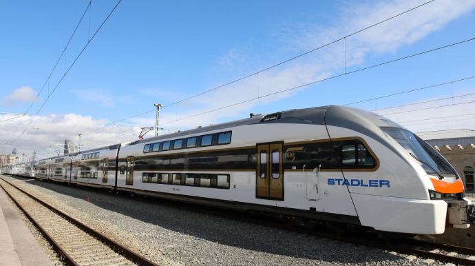 Bu qatarlar Ucar və Ləkidə də dayanacaq 