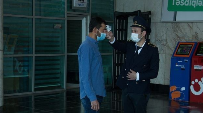 Metroya daxil olan sərnişinlərin hərarəti ölçüləcək - RƏSMİ 