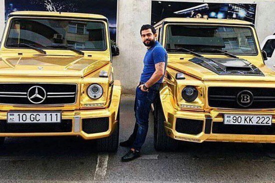 Qalmaqallı “26” kafesi - 90-KK-222 qızılı "Gelanwagen", lüks həyat - FOTOLAR