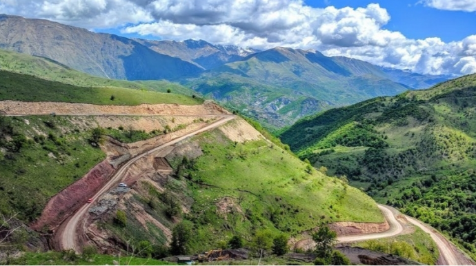 Beynəlxalq səyyahlar Kəlbəcərdə İstisuda çimiblər - YENİLƏNİB