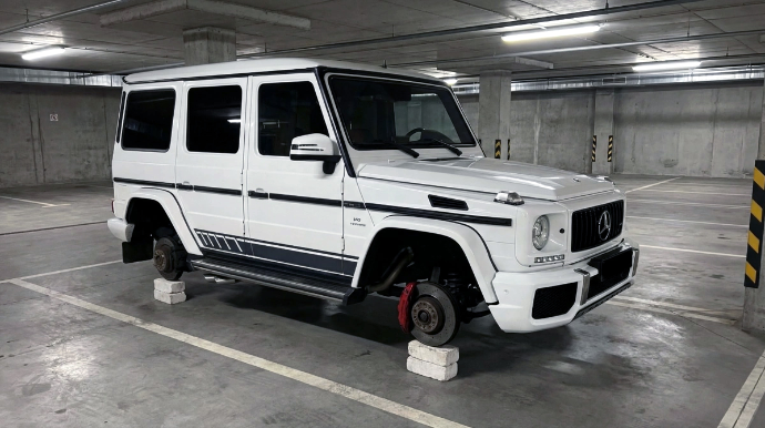 Задержаны подозреваемые в краже колес автомобиля Gelandewagen 