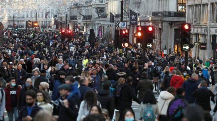 İngiltərədə "mutasiyaya uğramış virus" çaxnaşması