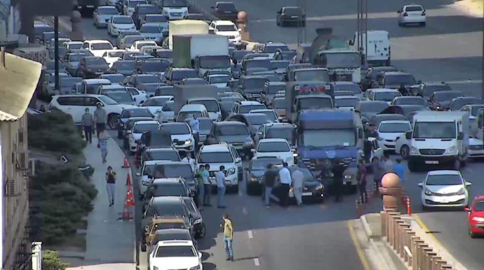 Bakıda sürücüləri tıxacda qoyan problem necə həll olunacaq? - AÇIQLAMA 