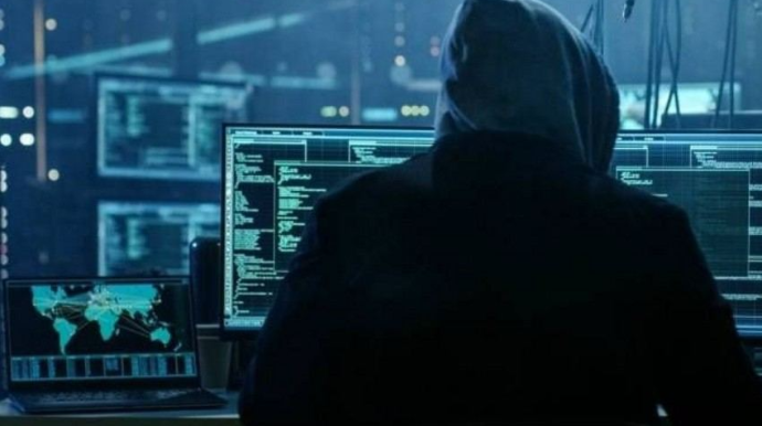 Bakıda qadının bank kartından 2000 manat oğurlandı 