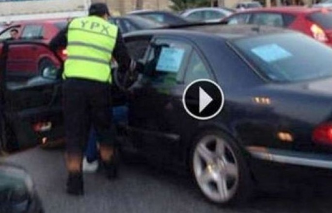 Sürücü özünü ağıllı göstərmək istədi, yol polisi onu qanunla susdurdu - VİDEO