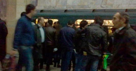 Bakı metrosunda qorxunc hadisə: qadın xəsarət aldı