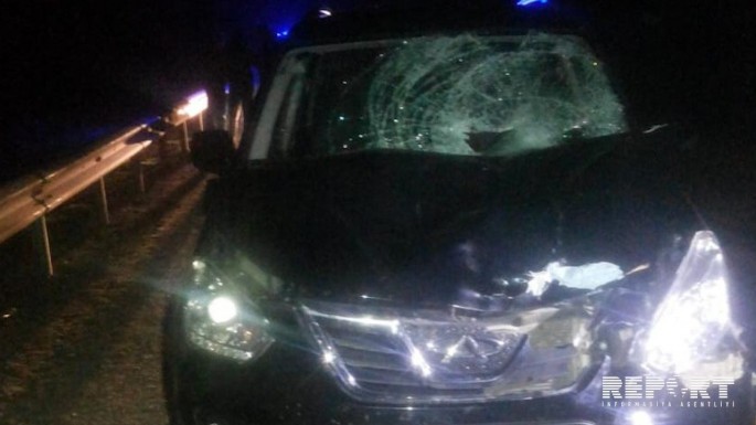 Bakı-Qazax avtomobil yolunda piyadanı avtomobil vuraraq öldürüb - FOTO