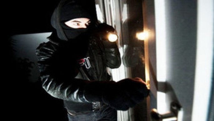 Ticarət mərkəzlərindən birində oğurluq olub - Bakıda