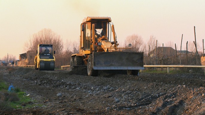 Saatlı-Əhmədbəyli avtomobil yolunun yenidən qurulmasına başlanılıb – VİDEO