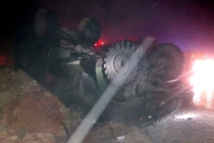 Əsgərləri daşıyan zirehli maşın aşdı: 9 yaralı