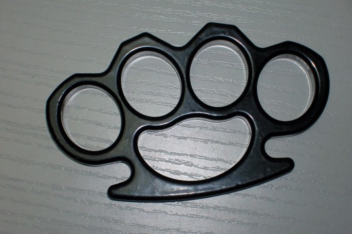 Bakı sakininin avtomobilindən beşbarmaq götürülüb