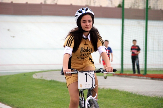 Orta və ali məktəblər arasında velosiped yarışlarına start verilib - FOTO