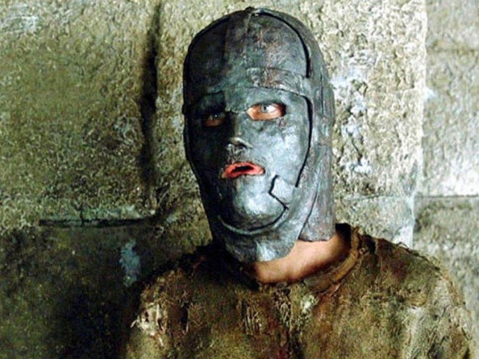 Tarixin ən sirli adamı - DƏMİR MASKALI ADAM KİM OLUB?