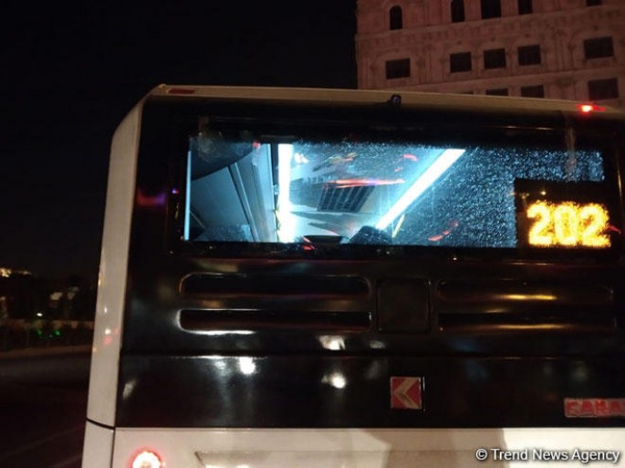 Bakıda sərnişin avtobusları toqquşub - FOTO
