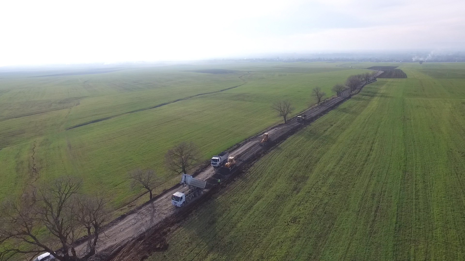 Qəbələdə 11 yaşayış məntəqəsini əhatə edən yol yenidən qurulur - FOTO