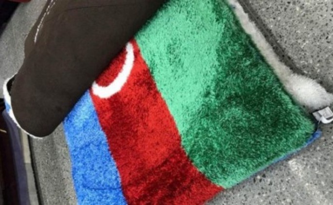 Bayrağımızı ayaqlar altına atdılar - VİDEO