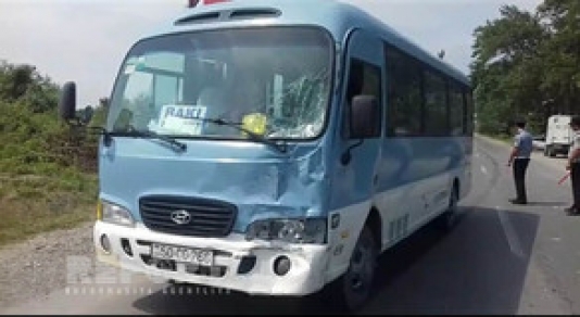 Mikroavtobus "QAZ-21"lə toqquşdu: xəsarət alanlar var - Tovuzda